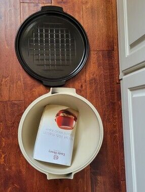 NWOT Emile Henry Bread Baking Cloche Charcoal